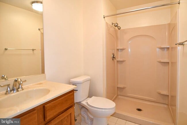 Building Photo - 8784 Lincoln St