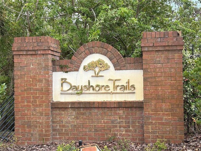 Building Photo - 2856 Bayshore Trails Dr