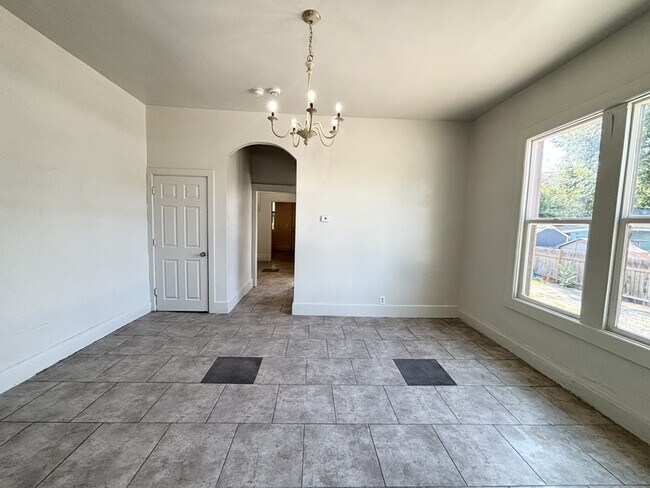 Building Photo - 61 S 800 W