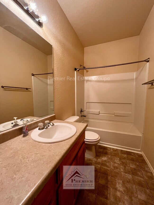 Building Photo - 4959 Justeagen Dr