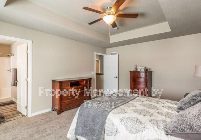 Building Photo - 763 NE Macey Way