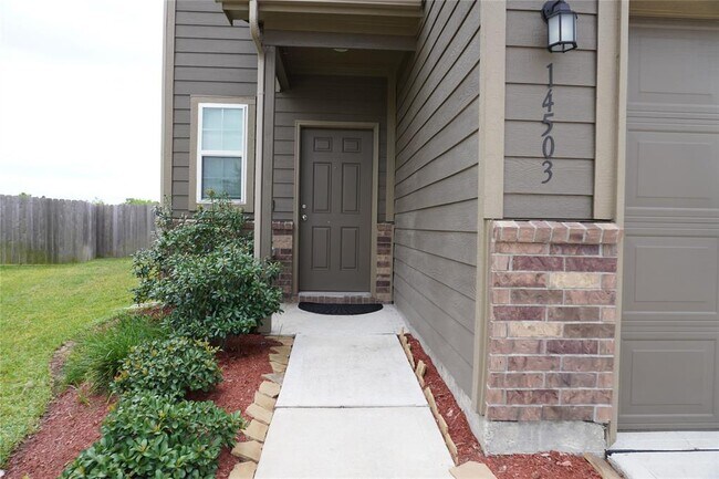 Building Photo - 14503 Overland Pass