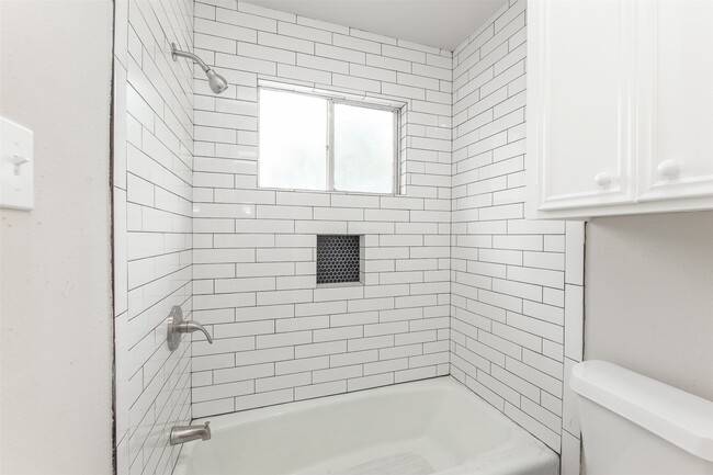 Building Photo - 21402 Park Royale Dr