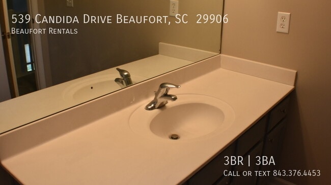 Building Photo - 539 Candida Dr