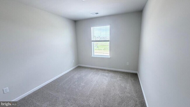 Building Photo - 107 Dinges St