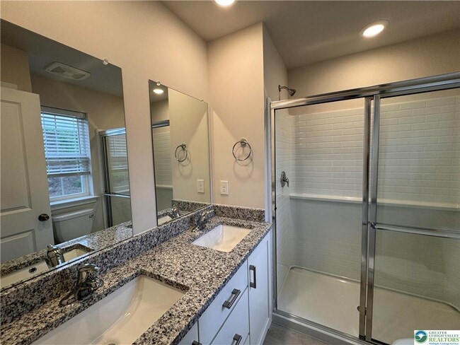 Building Photo - 7634 Clayton Ave