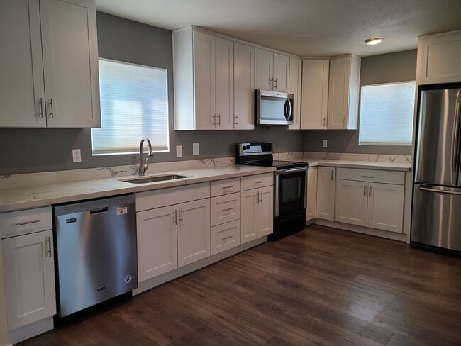 Building Photo - Beautifully Updated South Tacoma 3 Bedroom