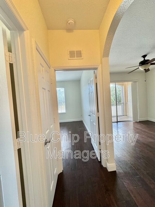 Building Photo - 6402 Cava Alta Dr