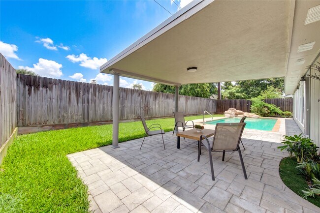 Building Photo - 7023 Brockington Dr