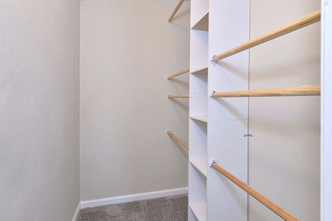 Building Photo - Spacious Duplex in Coventry
