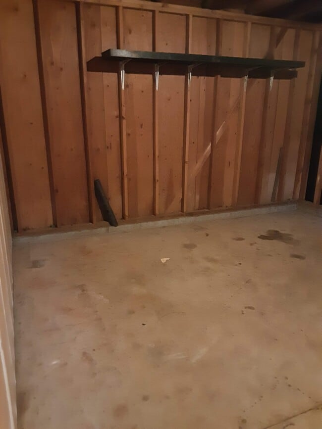 Building Photo - 616 Crosby Ln