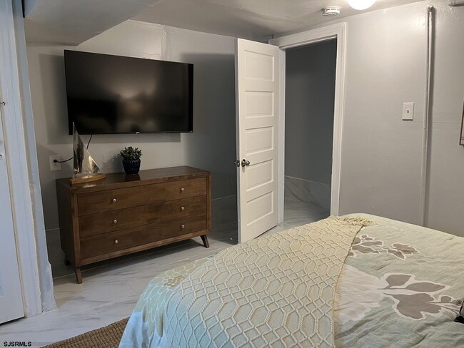 Building Photo - 6 N Nashville Ave