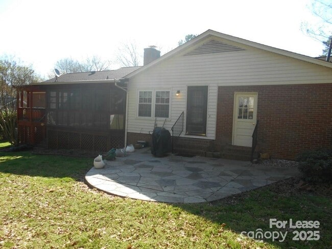 Building Photo - 1330 E Barden Rd