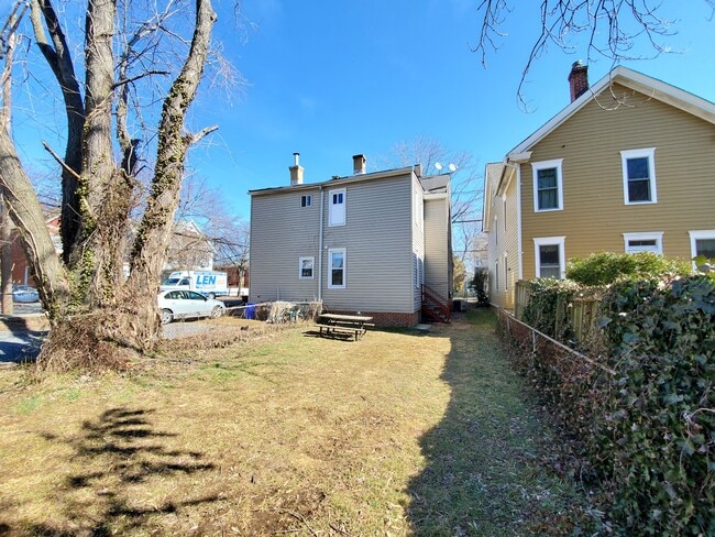 Building Photo - 43 Madison Pl