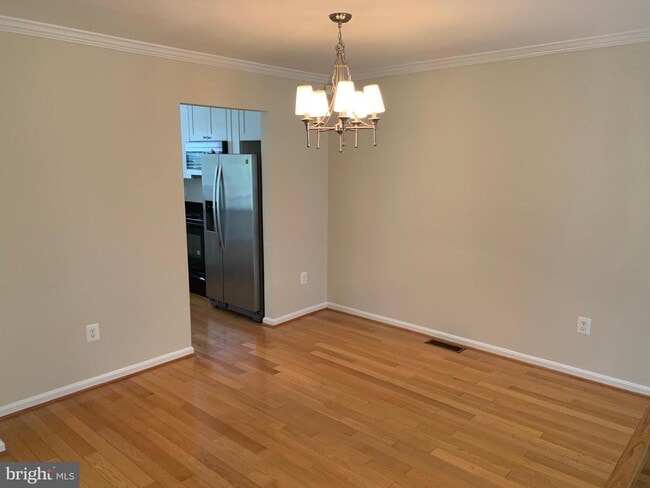 Building Photo - 1569 Templeton Pl