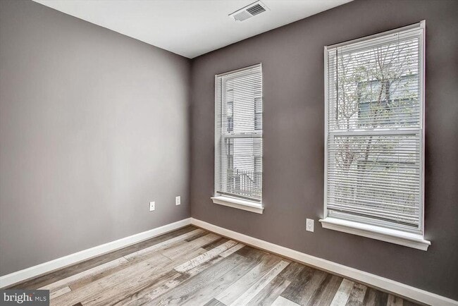 Building Photo - 2526 Sheridan Rd SE