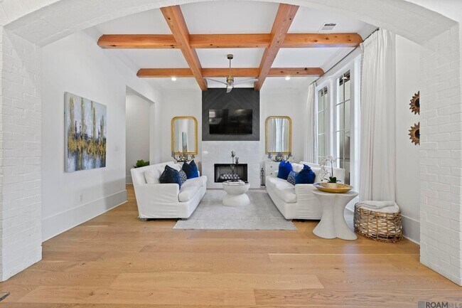 Building Photo - 3317 Pointe-Marie Dr