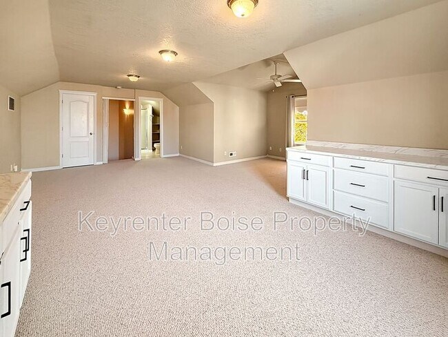 Building Photo - 1285 E Prohaska St