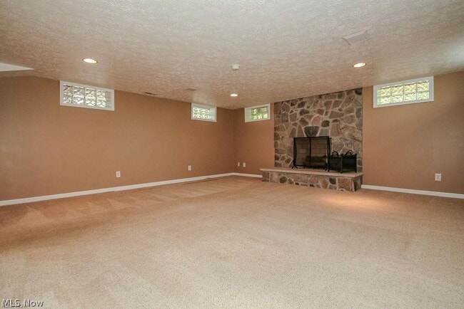 Building Photo - 12433 Webster Rd