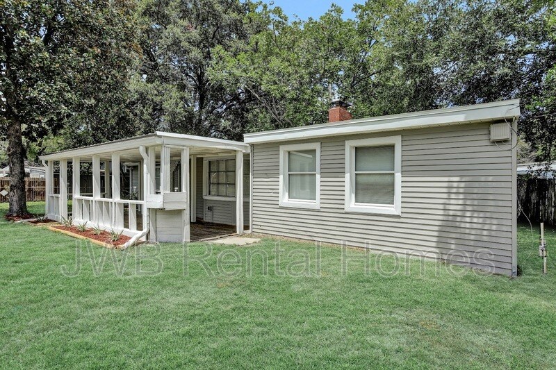 Primary Photo - 10536 Keuka Dr