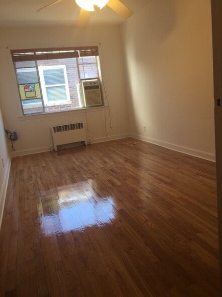 Building Photo - 205-276 76th St