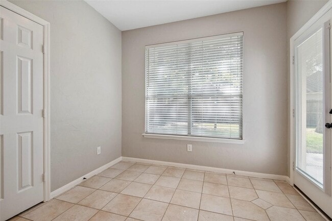 Building Photo - 35 N York Gate Ct