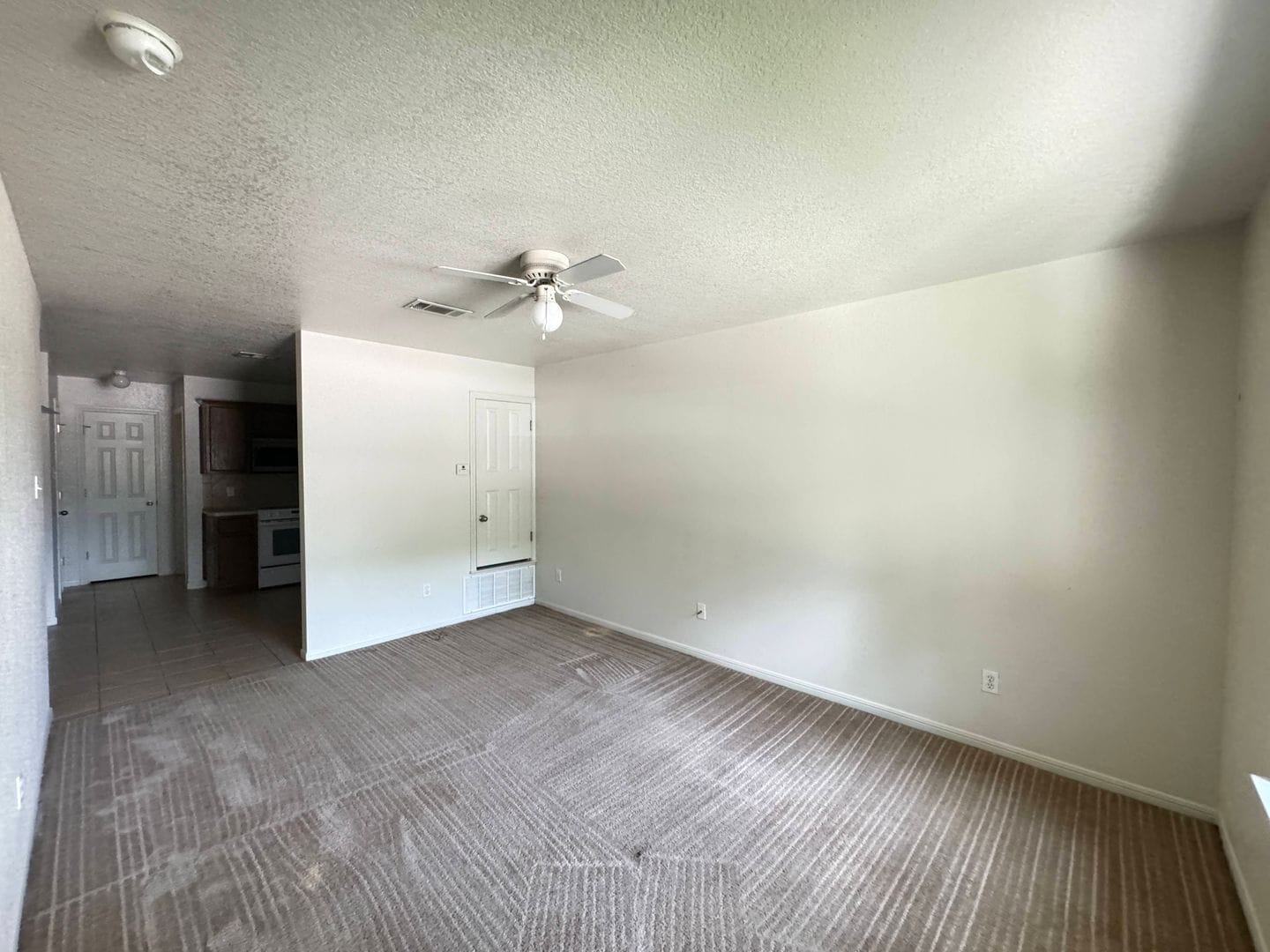 Building Photo - 206 Veterans Ave