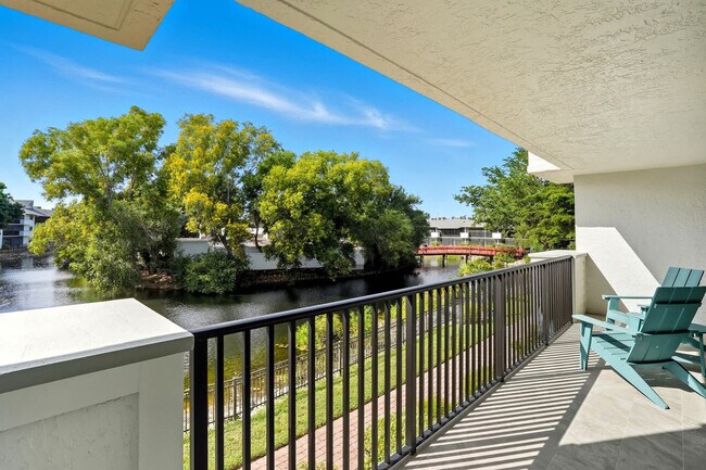 Building Photo - 600 Neapolitan Way