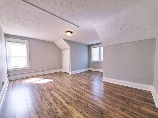 Building Photo - 1663 Eddington Rd
