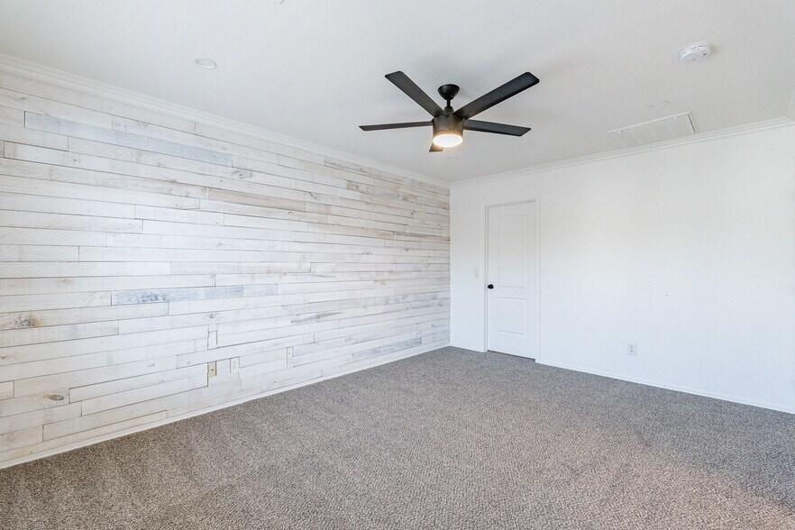 Building Photo - 2225 E Sunland Ave