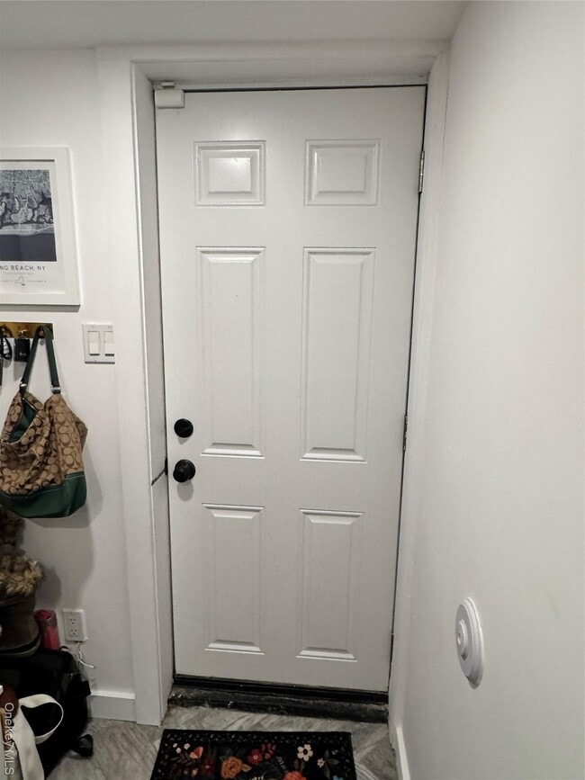 Building Photo - 122 E Fulton St