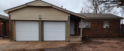 Building Photo - 3 bedroom 2 bath - SE 70th and I-35