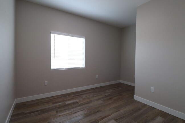 Building Photo - 200 Siler Ln