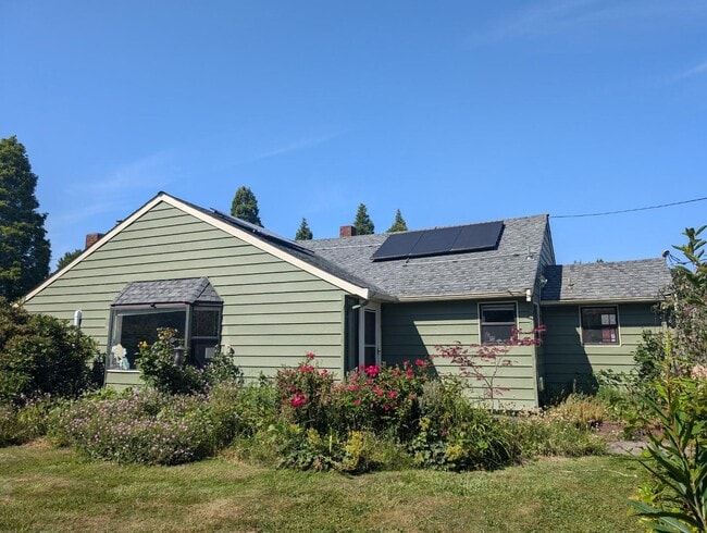 Primary Photo - 1740 Marine Dr