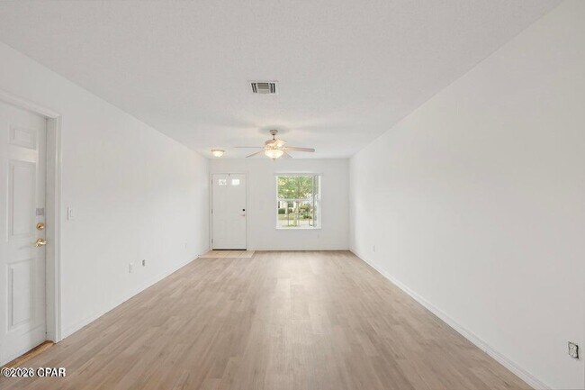 Building Photo - 3123 Meadow St