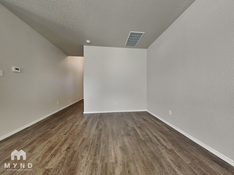 Building Photo - 7508 Twin Pine Ct