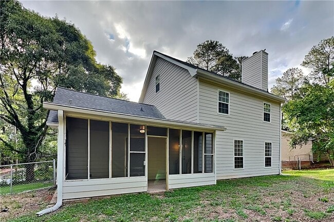 Building Photo - 2075 Pinella Dr
