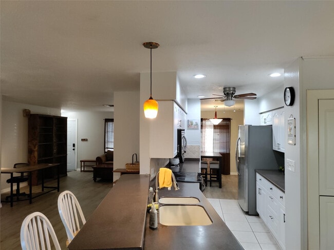 Building Photo - 77 Cardinal Dr