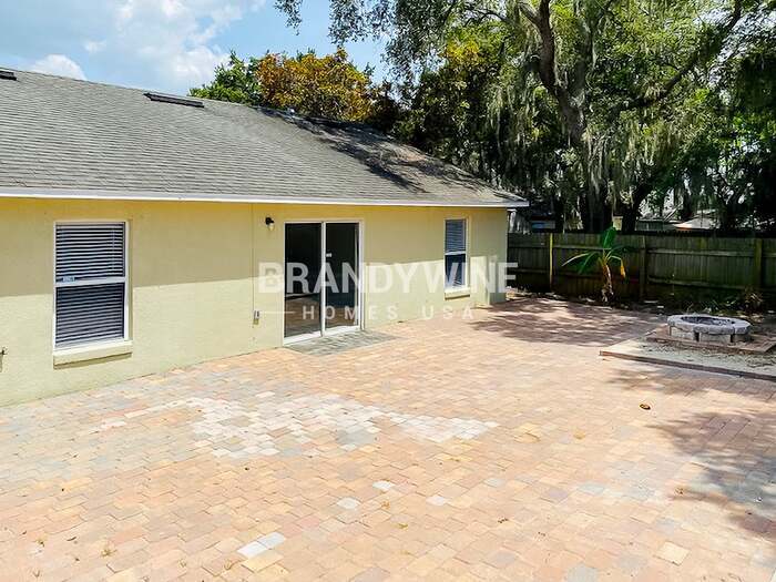 Building Photo - 424 Candler Ave