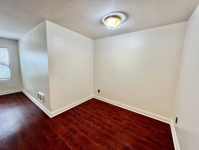 Building Photo - Updated 1bd/1bth Normal Heights Apartment ...