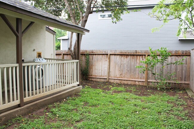 Building Photo - TOBIN HILL COTTAGE