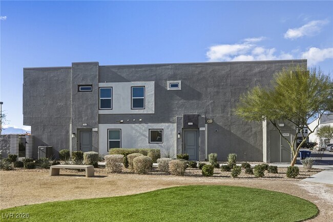 Building Photo - 4971 Aitana Ave