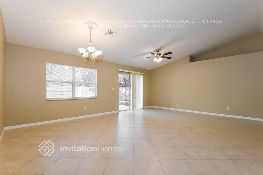 Building Photo - 11609 Lake Dr