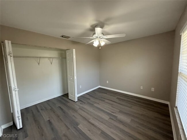 Building Photo - 2415 Herb Ave S