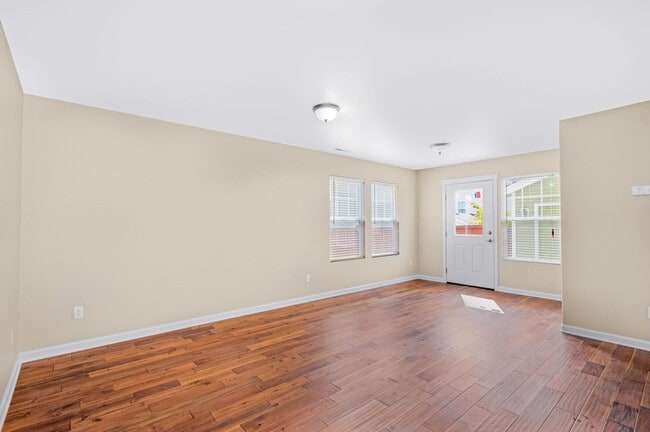Building Photo - 3Bd/2.5Ba Snoqualmie Home