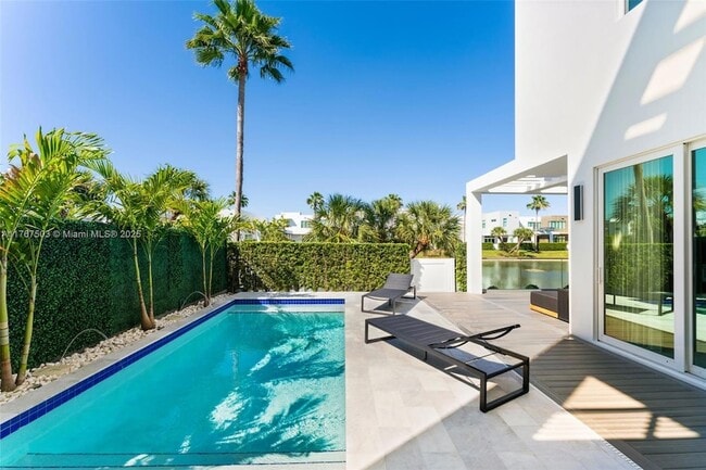 Building Photo - 10561 NW 67th Terrace