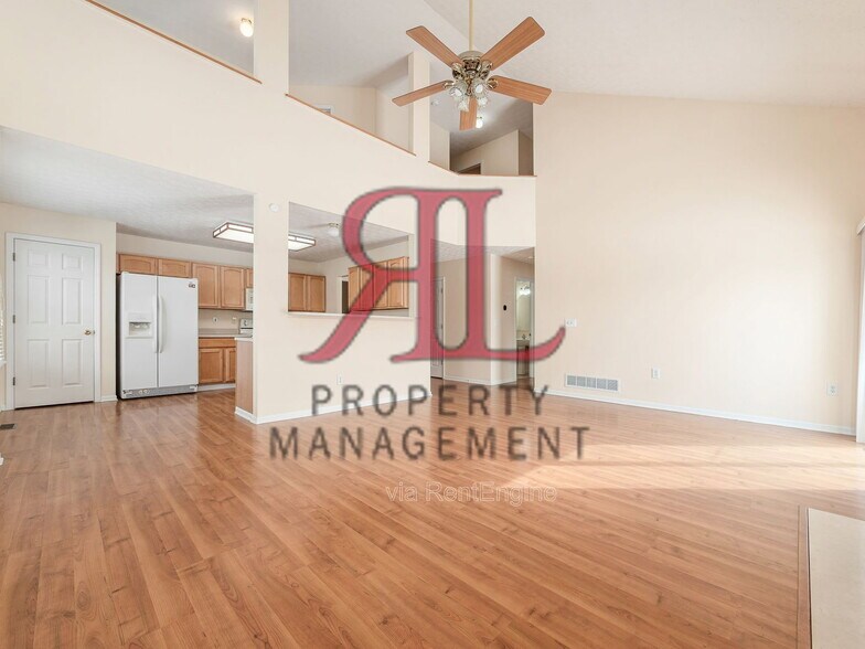 Building Photo - 5567 Hillbrook Dr