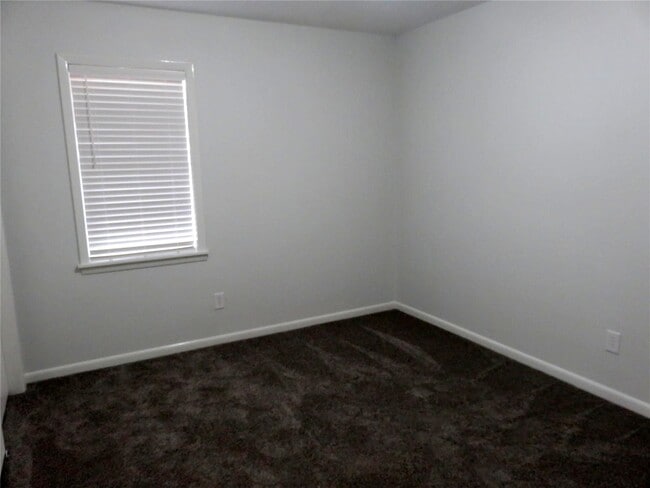 Building Photo - 1519 Tobola St