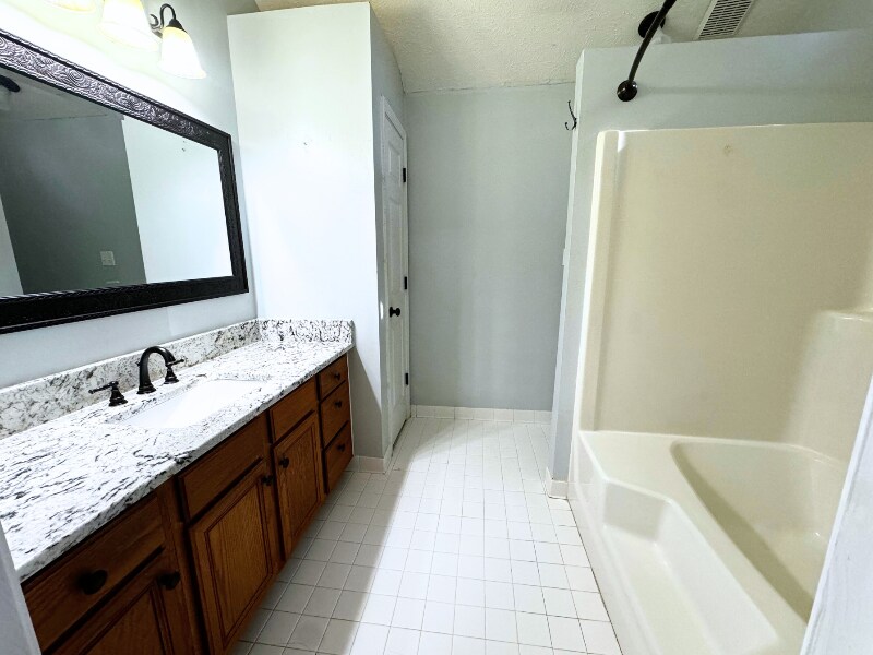 Building Photo - 26 Angel Trace