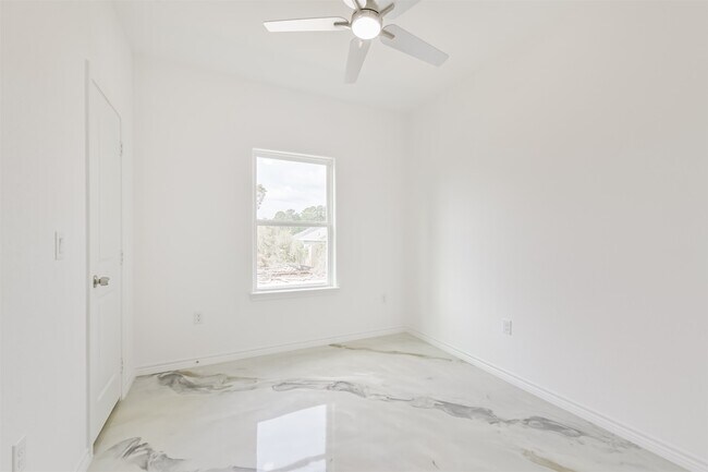 Building Photo - 16922 W Forrestal